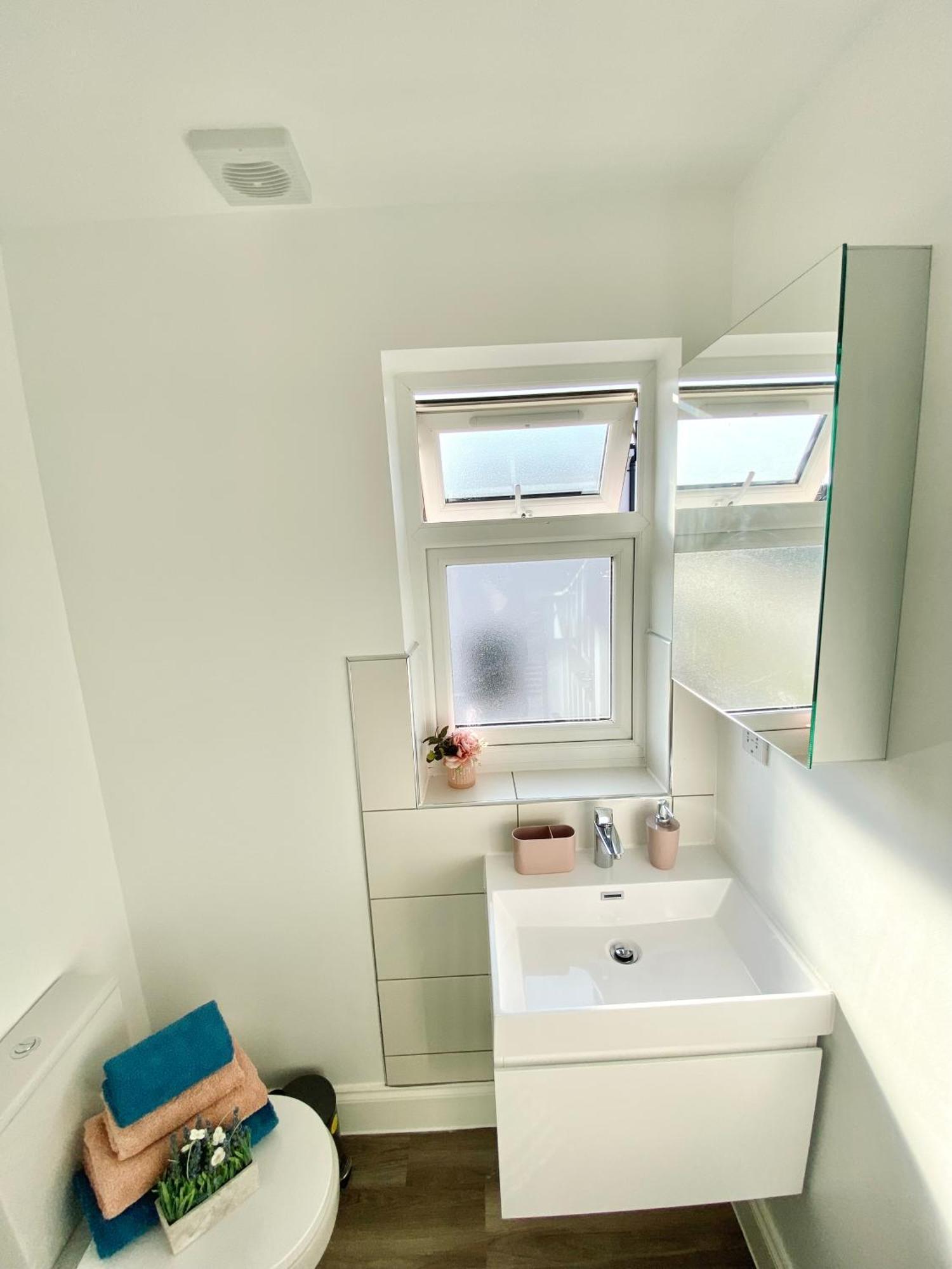 Bright Studio Loft 30Min To Central London Bagian luar foto